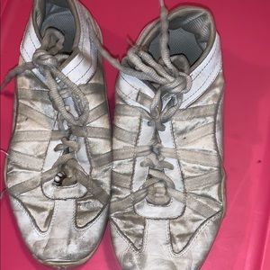 Nfinity cheer shoes